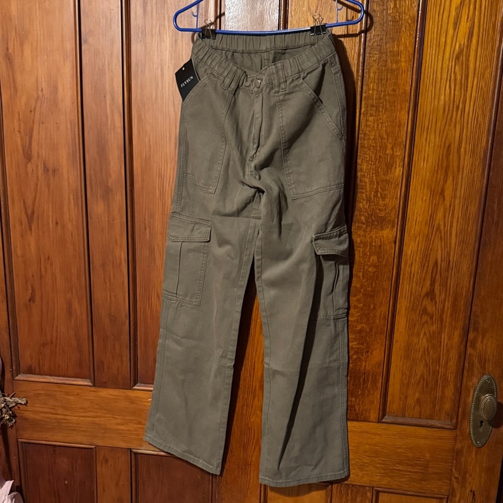 Women’s Khaki Cargo Pants